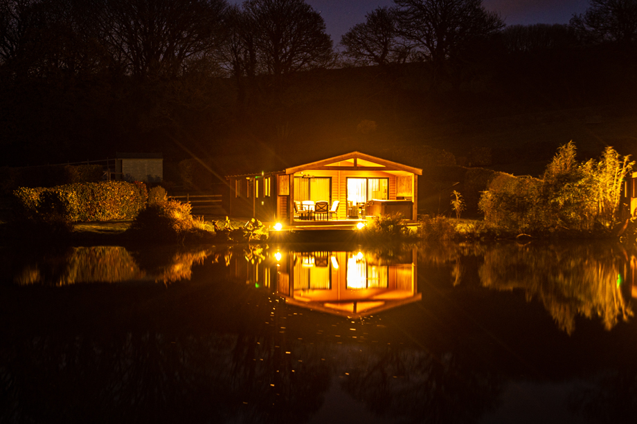 Nanpusker Lakeside Lodges evening